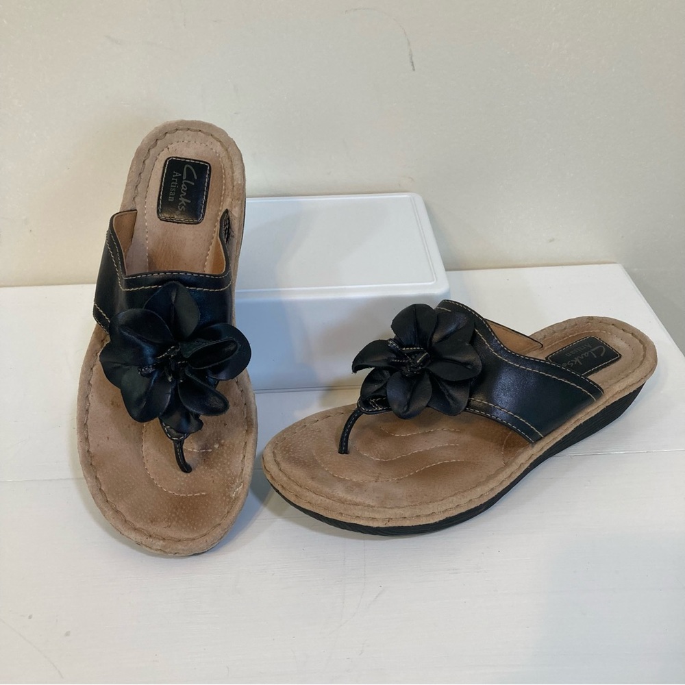 Clarks Artisan Black Leather Flower Size 11 Womens Thong Sandals Flip Flops